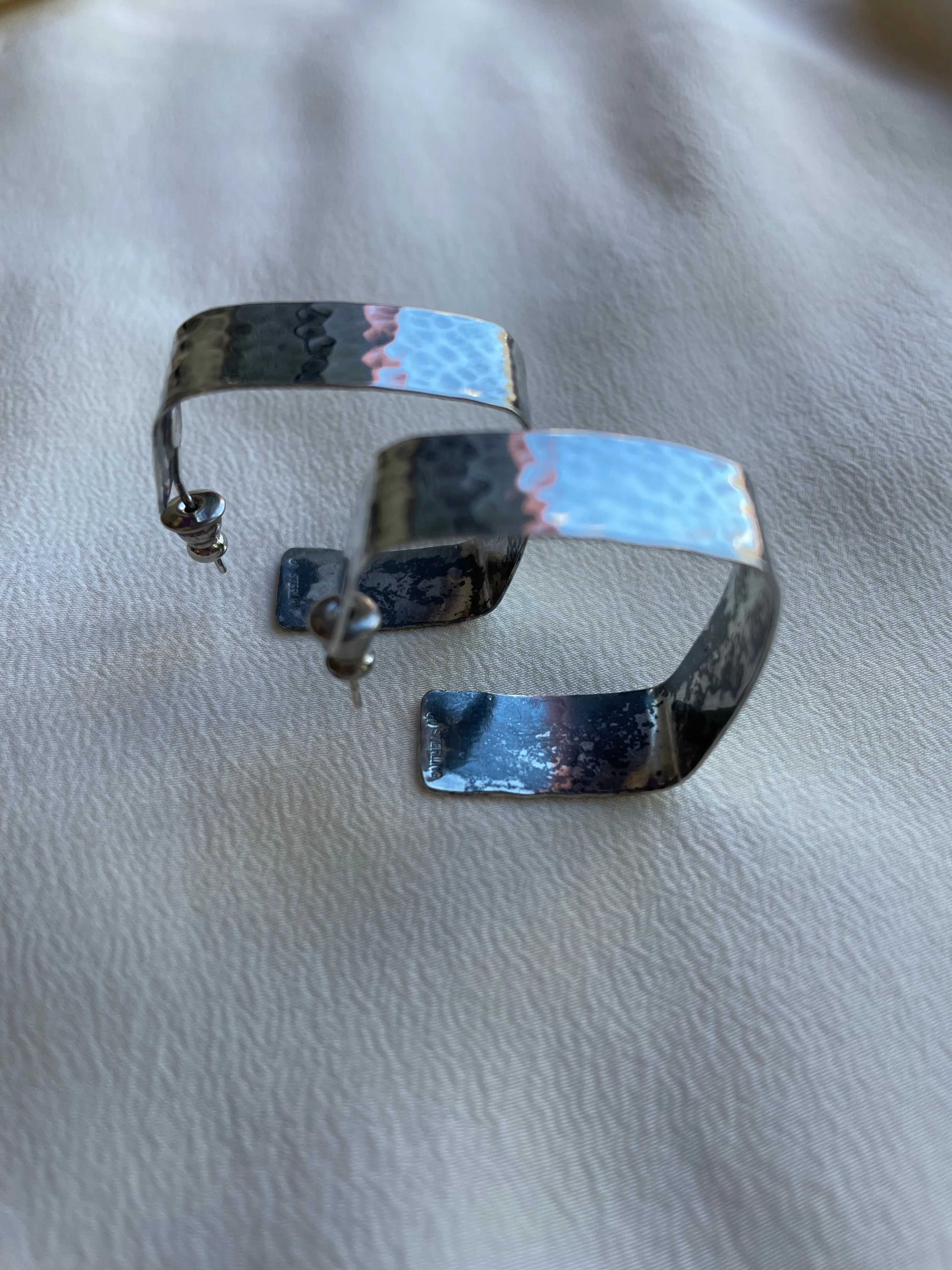 1990s Hammered Square Hoops E183