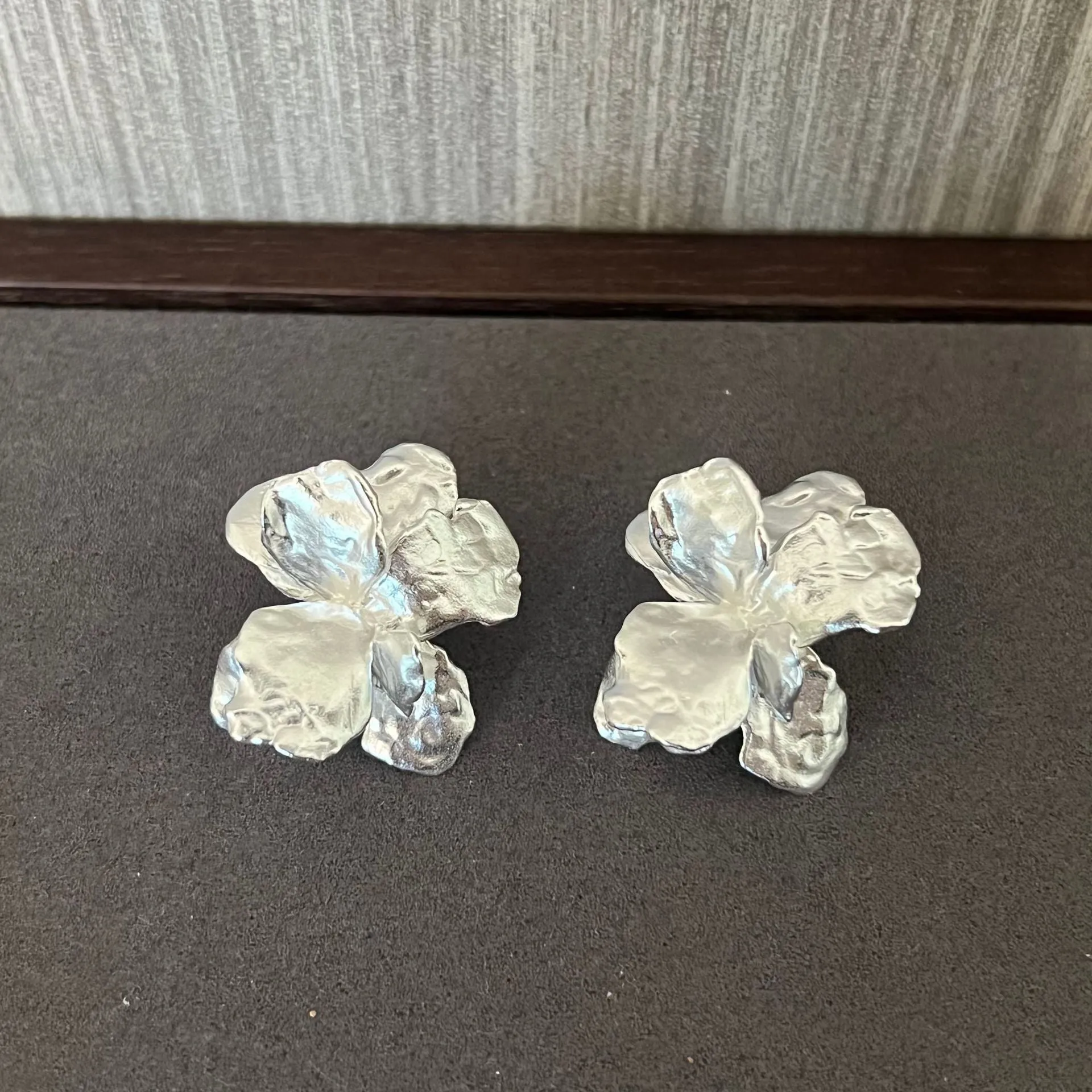 925 Sterling Silver Cool Temperament Three-dimensional Flower Earrings