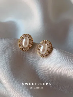 French Chic Pearl Studs