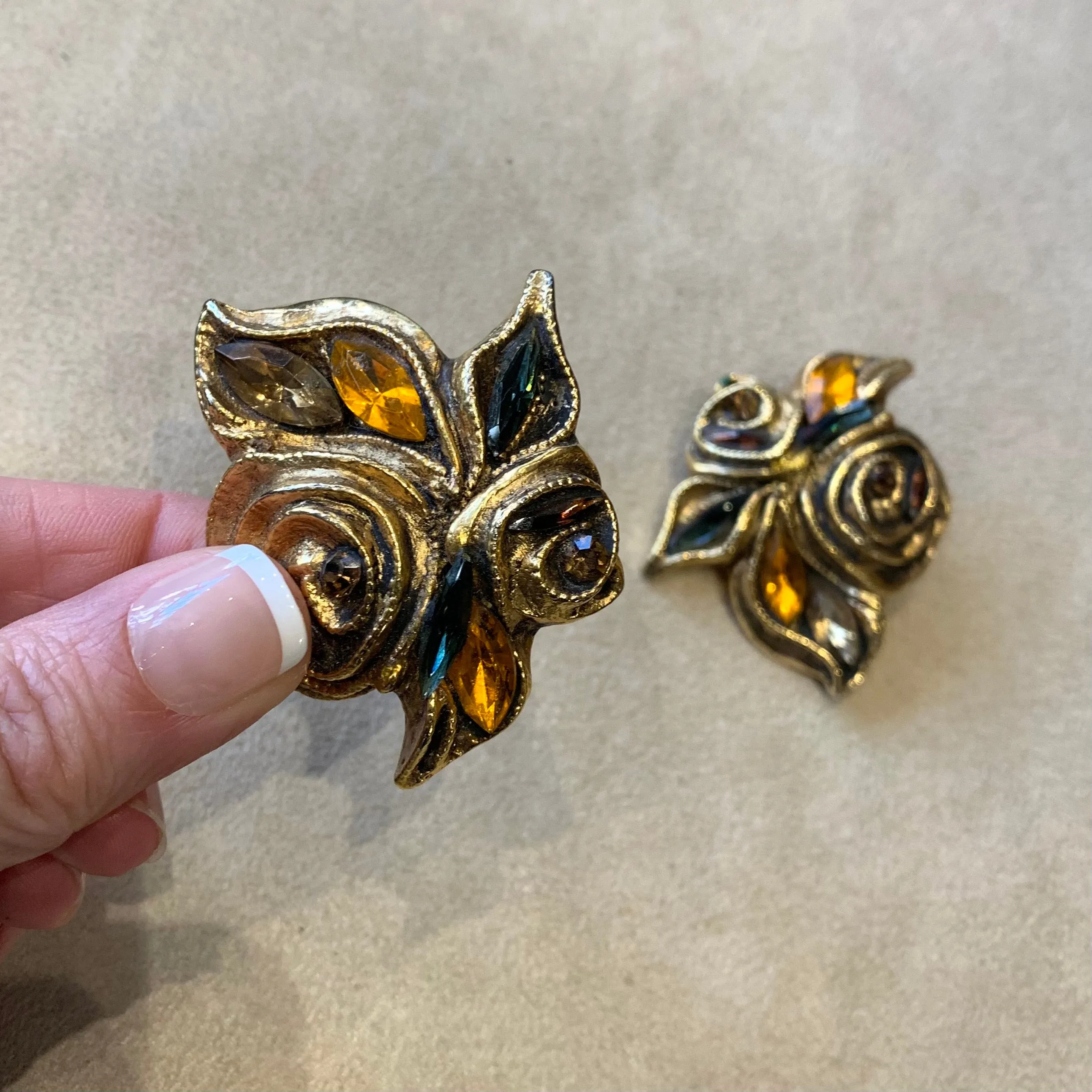 Kalinger Paris Amber Leaf clip on earrings