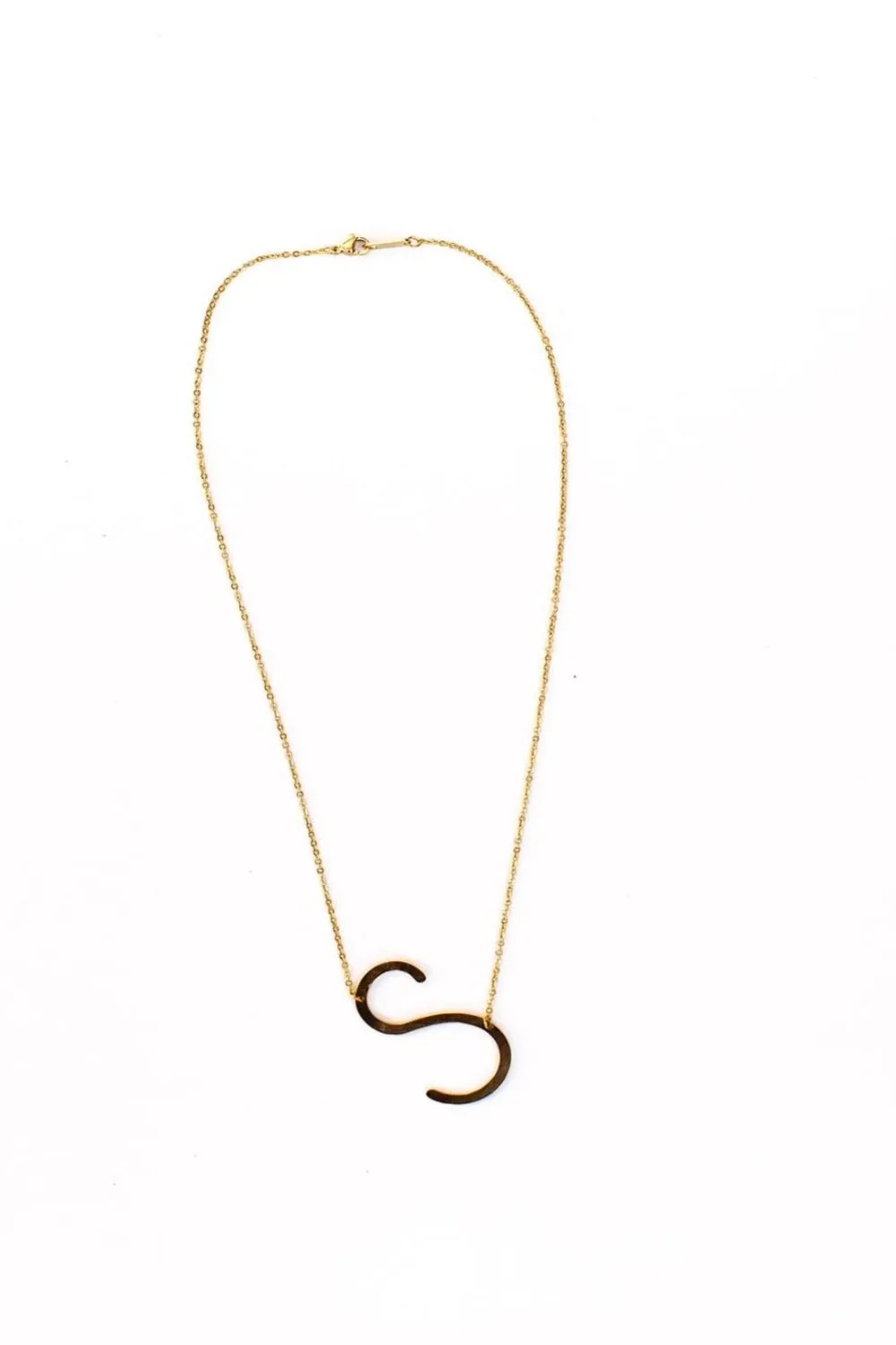 maran initial necklaces