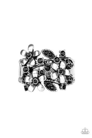 Paparazzi Ring ~ Gardenia Gleam - Black