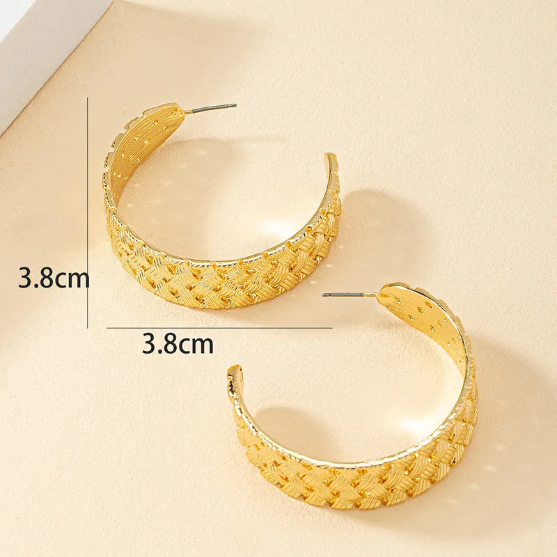 Retro Chic Textured Alloy C-Shaped Earrings - Vienna Verve Collection