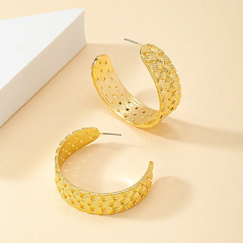 Retro Chic Textured Alloy C-Shaped Earrings - Vienna Verve Collection