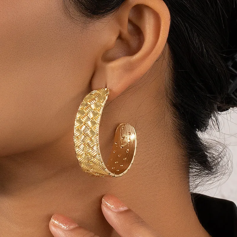 Retro Chic Textured Alloy C-Shaped Earrings - Vienna Verve Collection