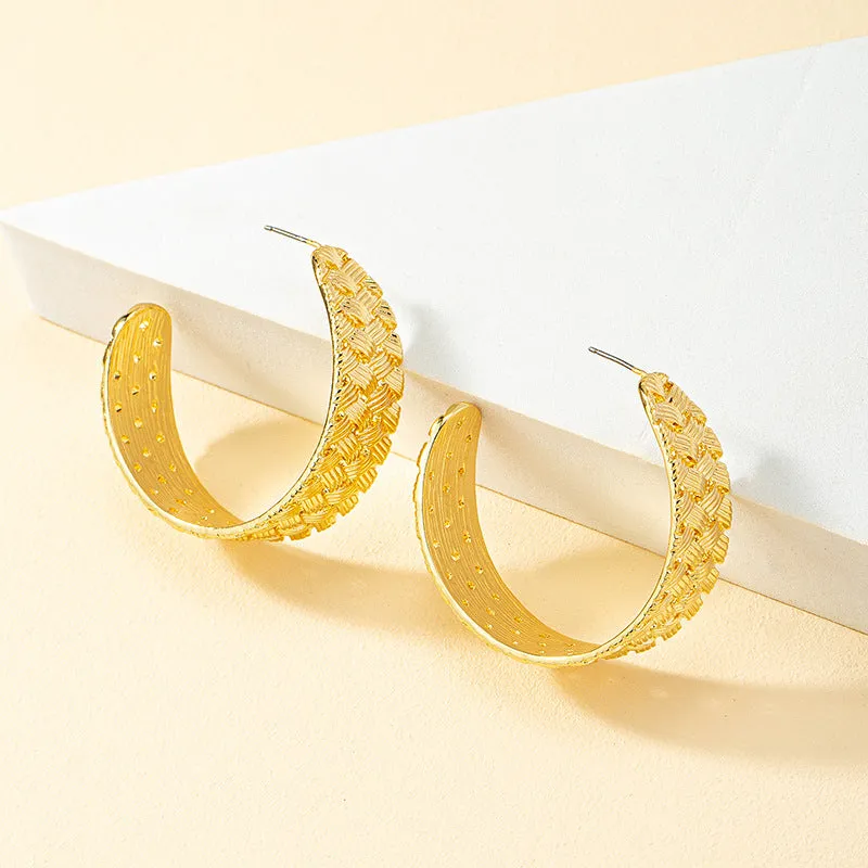 Retro Chic Textured Alloy C-Shaped Earrings - Vienna Verve Collection