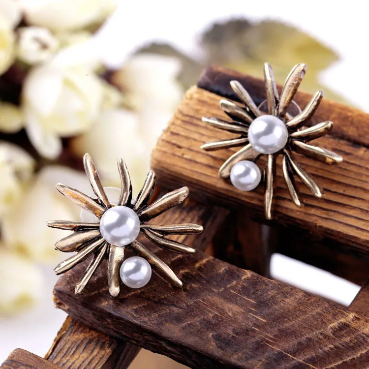 Royal Style Ladies Simulated Pearl Jewelry New Design Retro Flower Women Nightclub Earrings