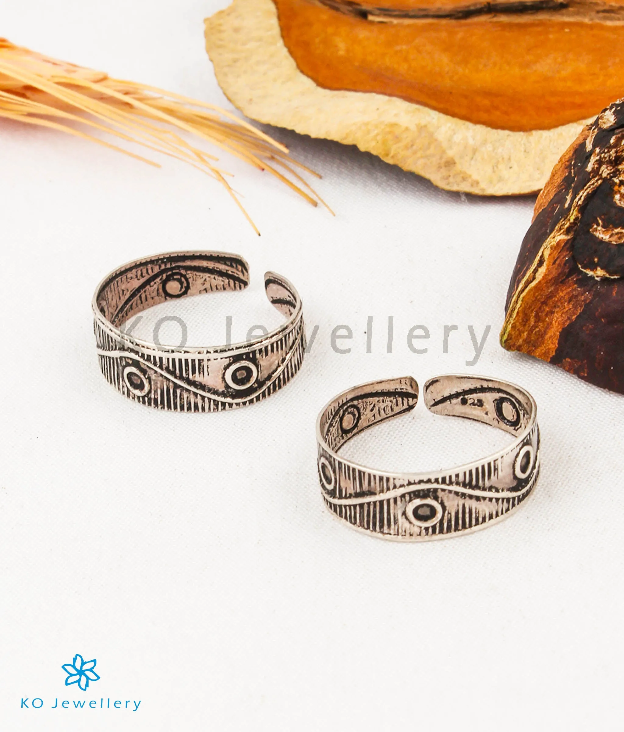 The Arka Silver Toe-Rings