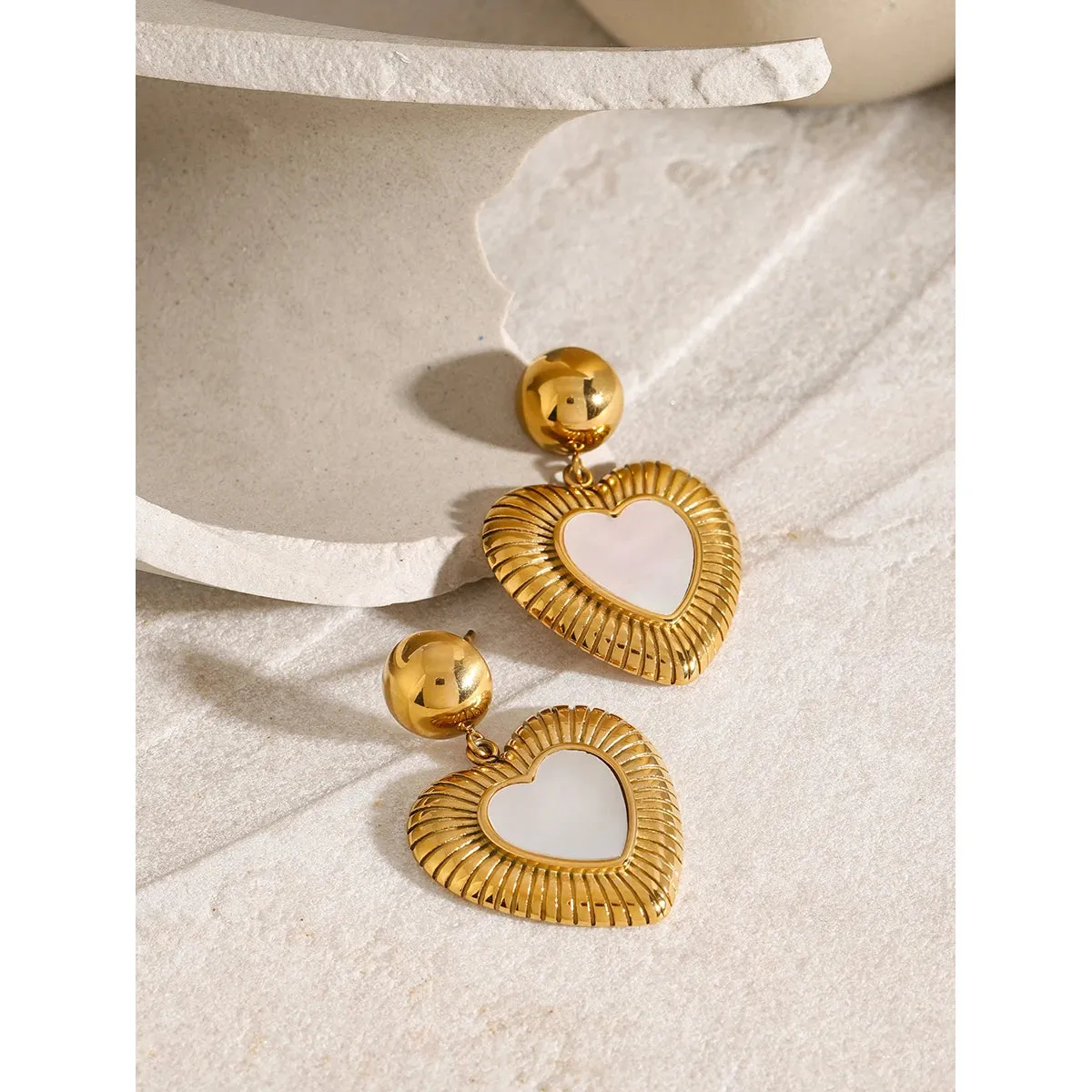 VAIGE Vintage Gold & Silver Ribbed Heart Stud Earrings - Elegant Love Shell Design