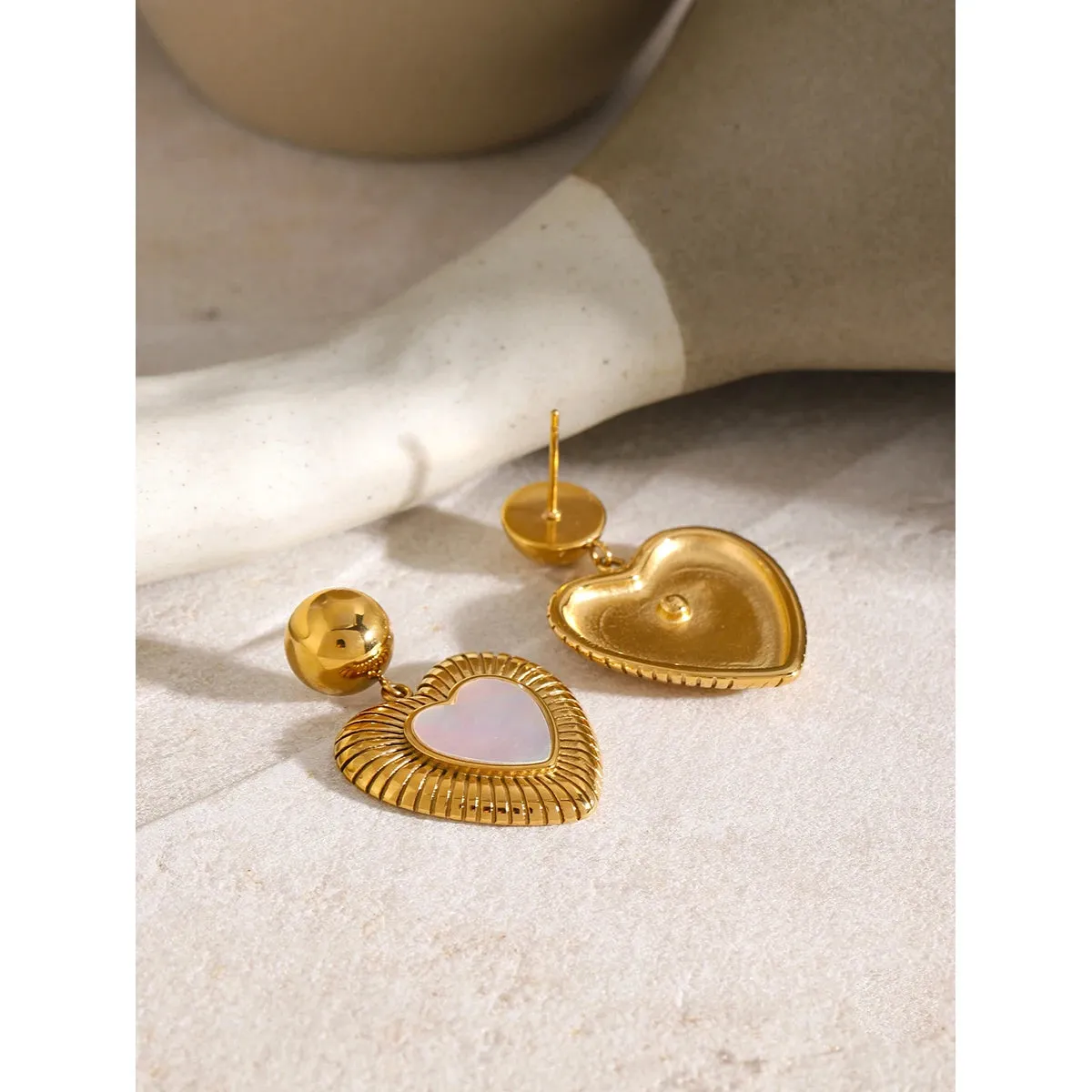 VAIGE Vintage Gold & Silver Ribbed Heart Stud Earrings - Elegant Love Shell Design