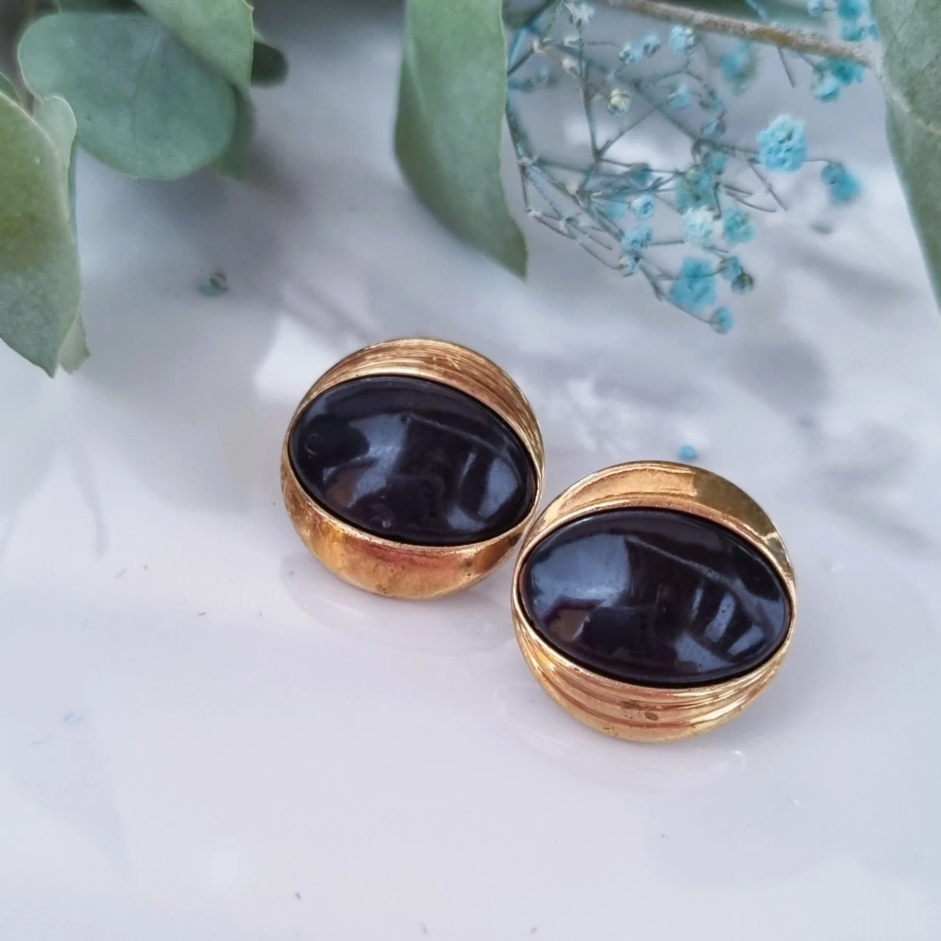 Vintage earrings - Black or white/antique gold