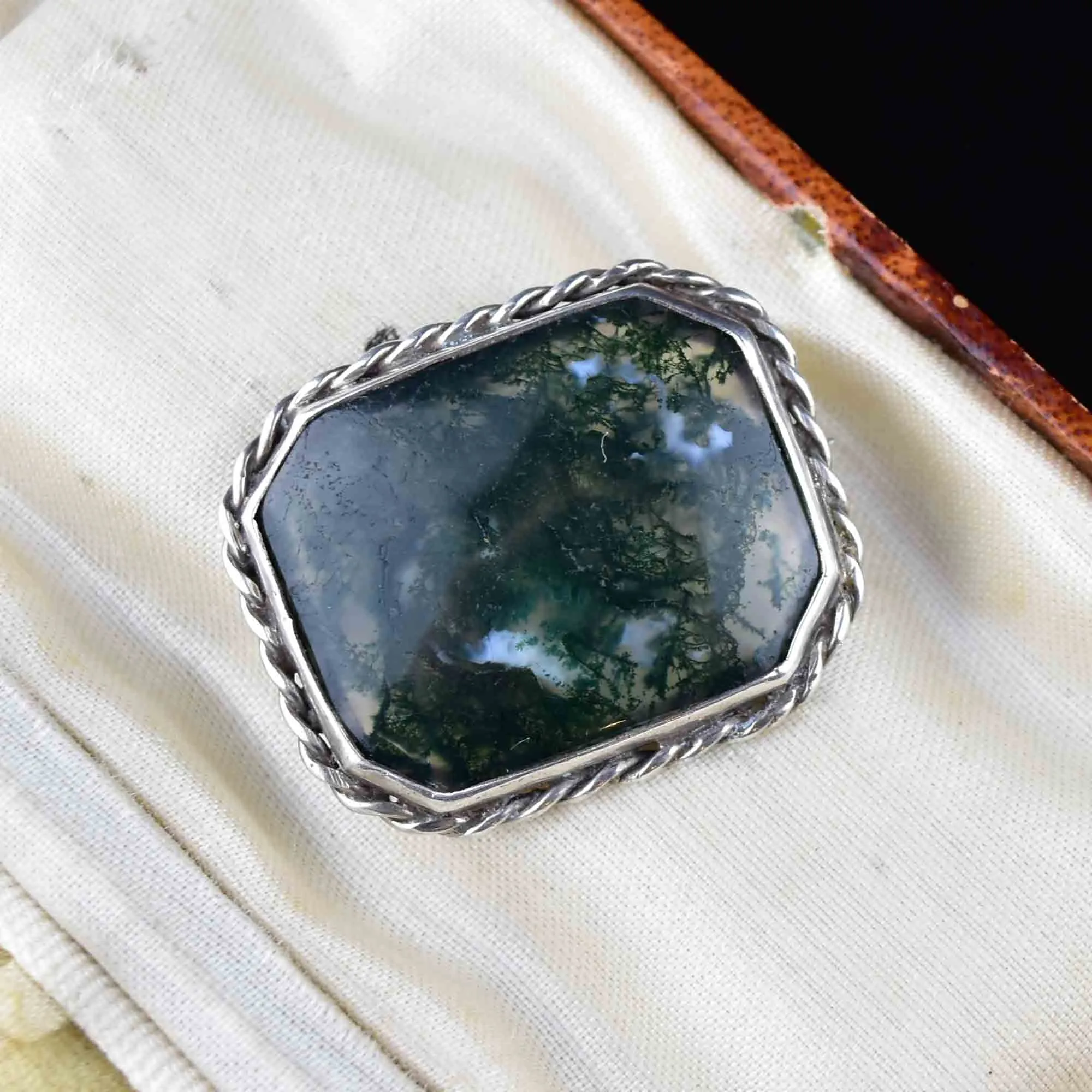 Vintage Silver Rope Dendritic Moss Agate Brooch